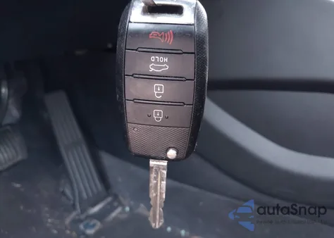 2017 Kia Forte Lx z USA, uszkodzony, nr VIN 3KPFK4A72HE158530